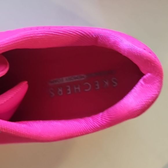 Nearly New Skechers Million Air, Elevat-air in Hot Pink, Size 10 - Picture 4 of 6